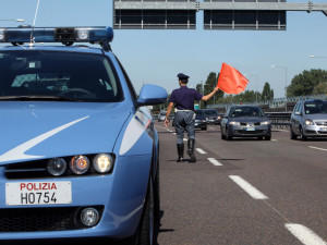 polizia-stradale-polstrada-autostrada-controlli