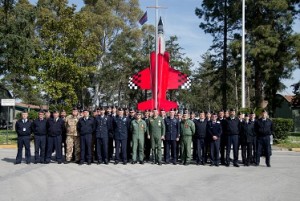 Foto di gruppo del personale partecipante insieme al Team di SMA6