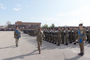 6 - Il Generale Faraglia in rassegna ai reparti