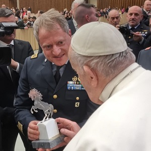 ROMA Il Comandante del 9° Stormo col Papa